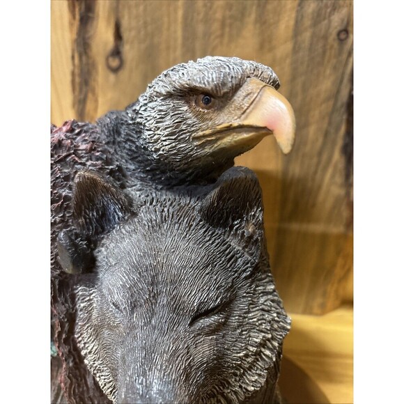Eagle Indian Wolf Statue Resin on Wood Base Native American Intricate Details - Picture 3 of 9